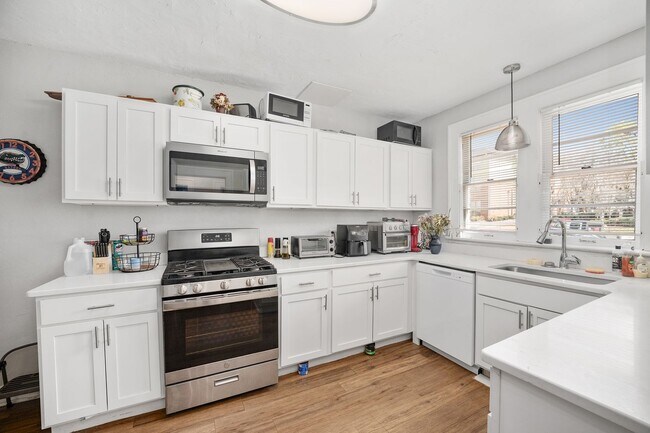 Foto del edificio - 949 SW 13th St