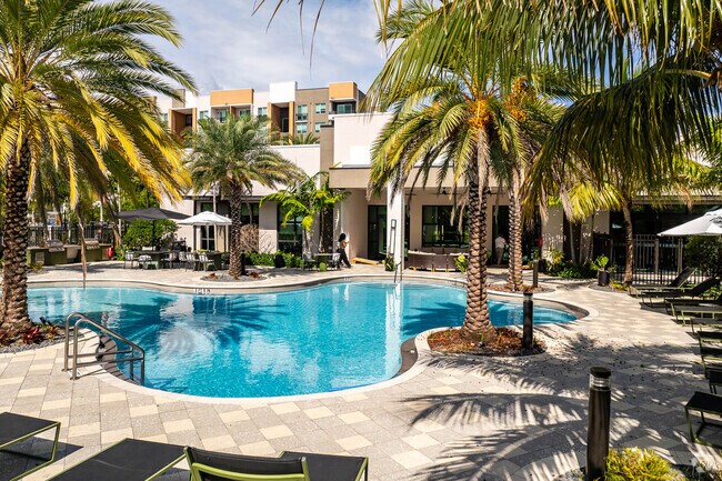 Piscina - The Pomelo