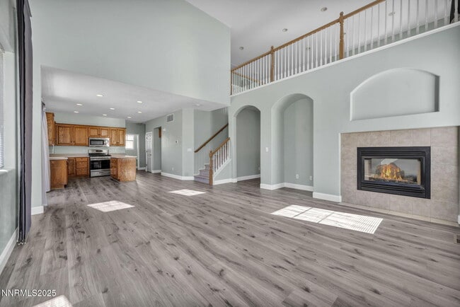 Building Photo - 2641 Venezia Dr