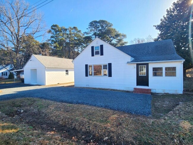 Building Photo - 2046 Bypass Rd