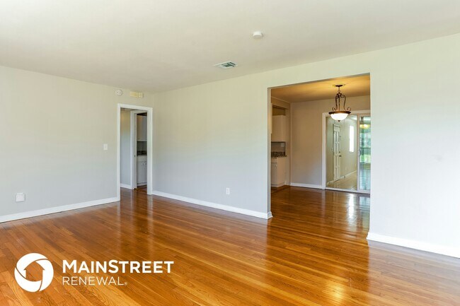 Foto del edificio - 2423 Gayland Rd