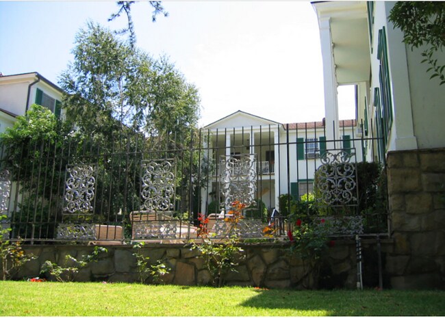 Foto del edificio - 4024-4028 Los Feliz Blvd