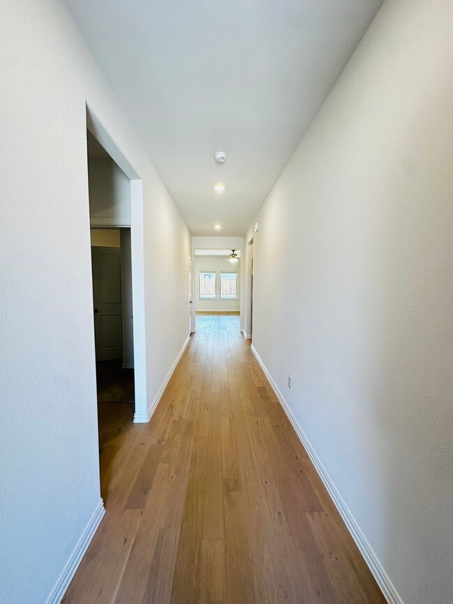 Building Photo - 1707 Blackbird Ln