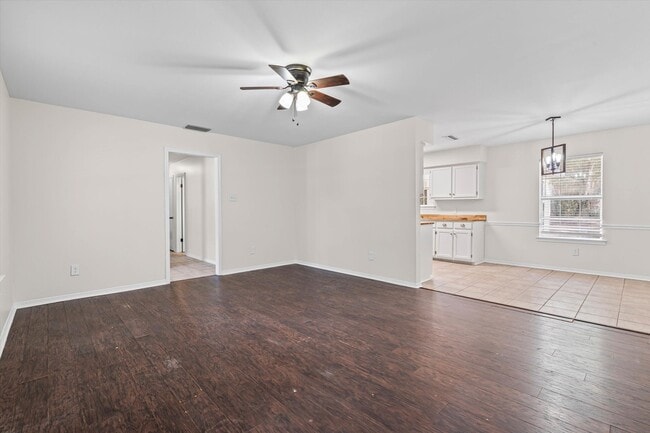 Building Photo - 165 Montclair Loop