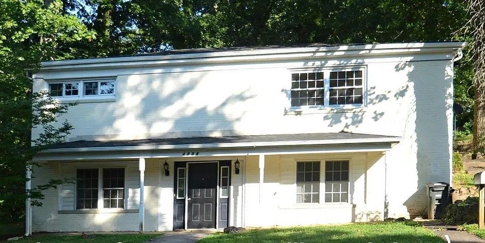 Primary Photo - 4204 Tremont St