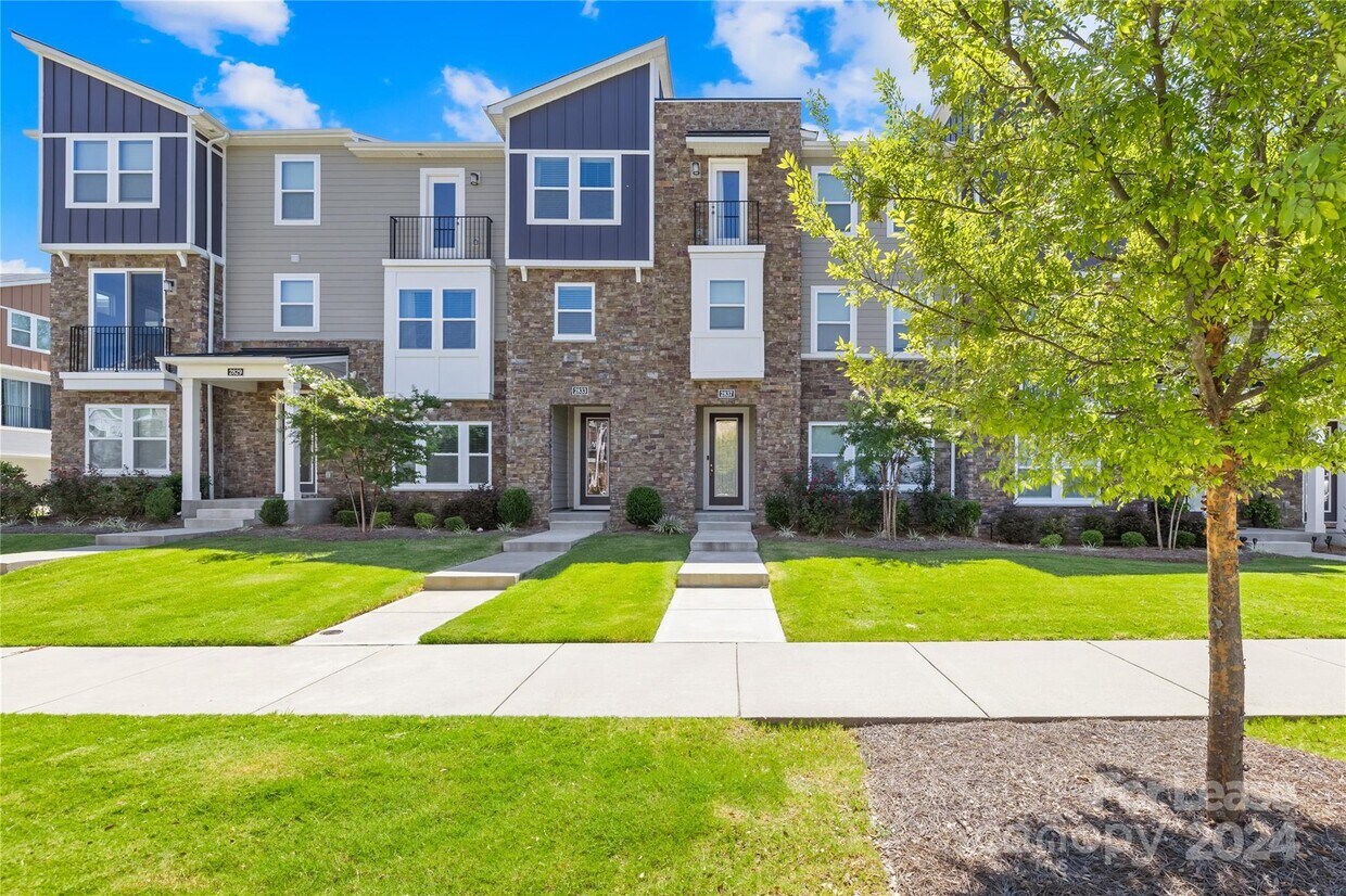 Foto principal - 2837 Ensemble Ct