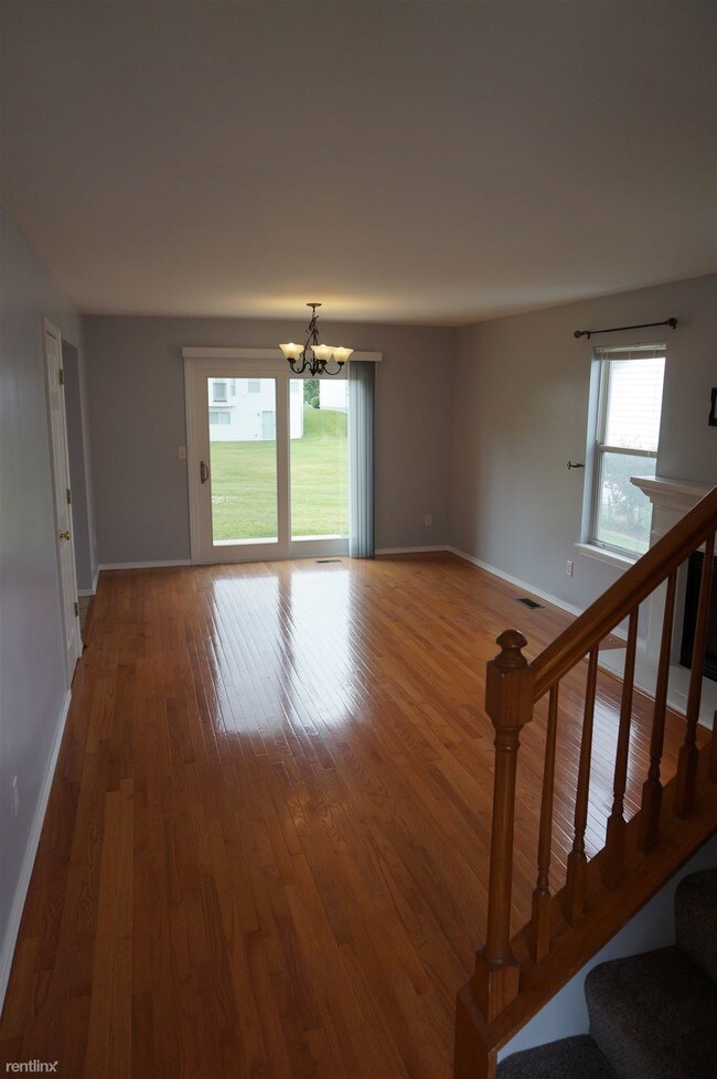 Building Photo - 683 Homerun Dr