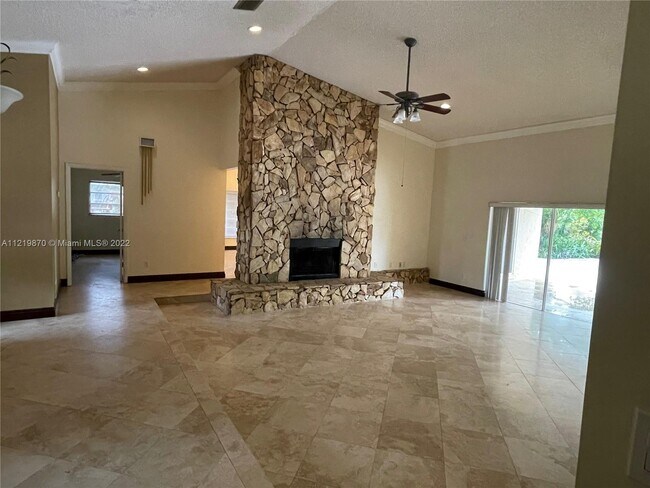 Foto del edificio - 5811 SW 164th Terrace