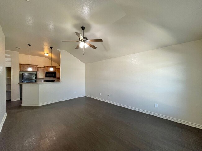 Building Photo - 501 Sladecek Dr