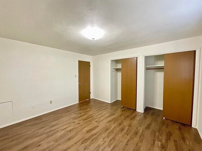 Foto del edificio - 900 8th St
