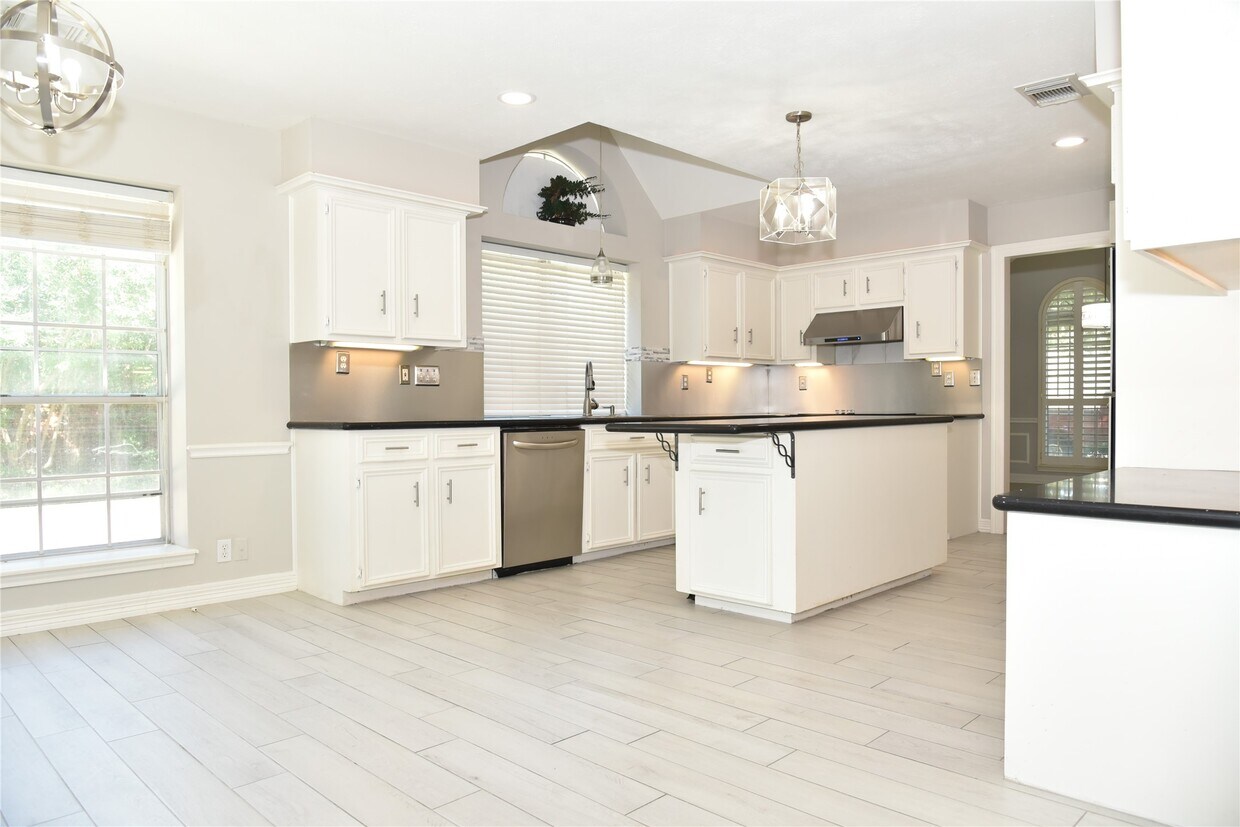 Foto principal - 14103 Owens Rd