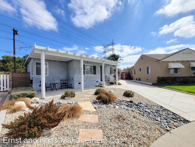 Building Photo - 3 br, 1 bath House - 6953 Henrilee St.