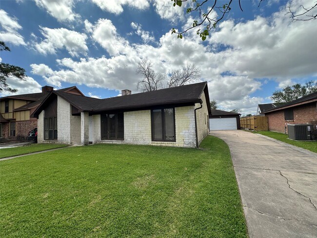 Foto del edificio - 11506 Sagemeadow Ln