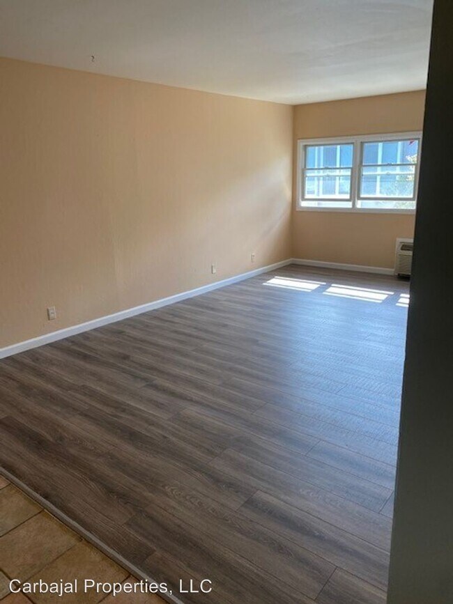 Foto del edificio - 1551 Lacey Ct