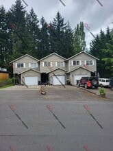 Building Photo - 355 SE Valley View Way