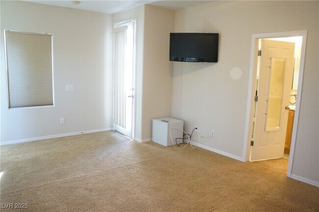 Foto del edificio - 8204 Imperial Lakes St