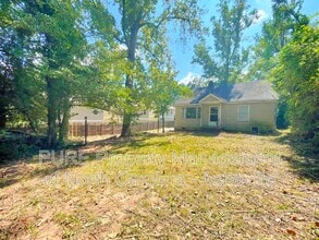 Building Photo - 127 Aurora Dr