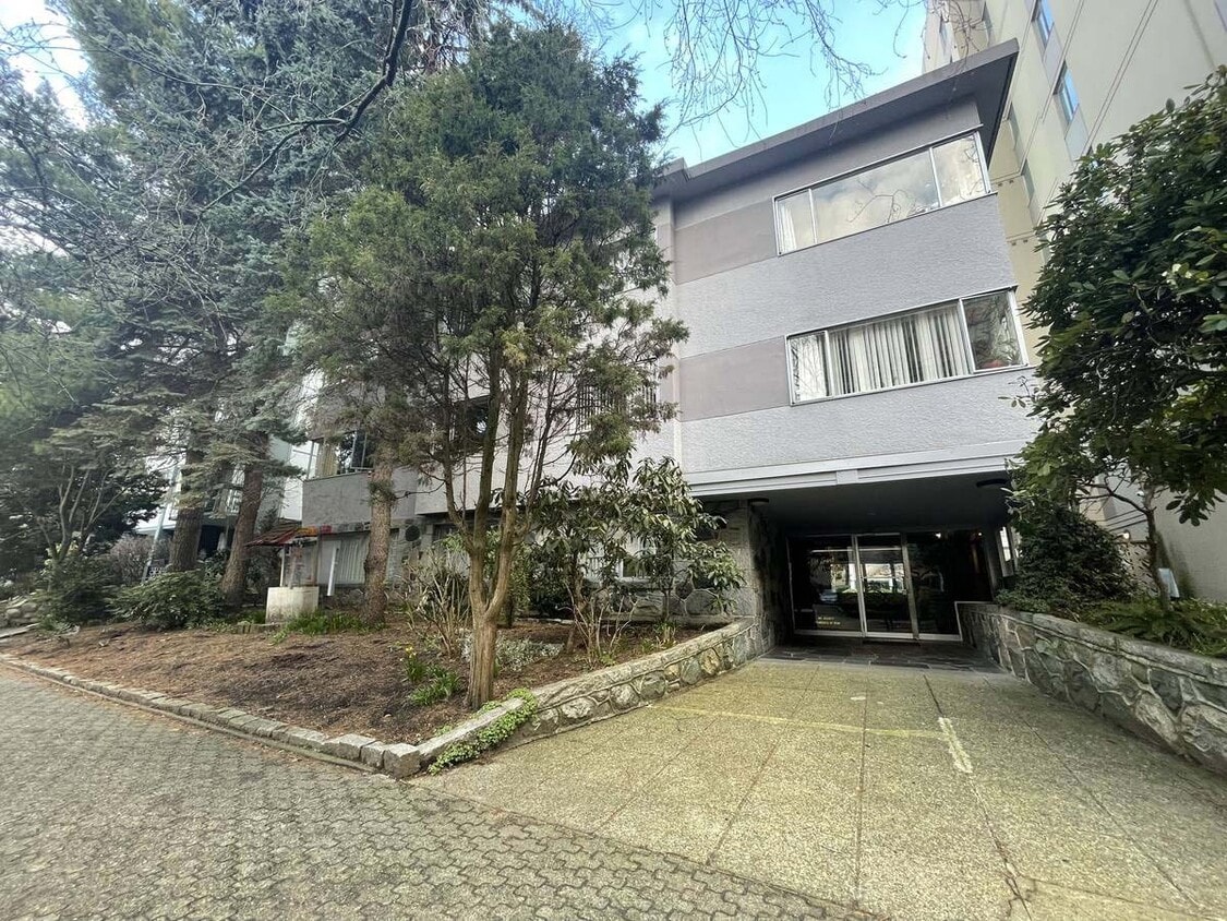 1925 Nelson St Unit 207, Vancouver, BC V6G 1N3 Apartment for Rent in Vancouver, BC