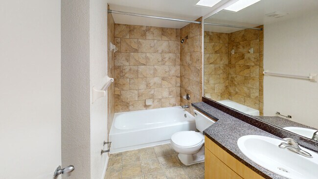 Interior Photo - Inlet Bay at Gateway