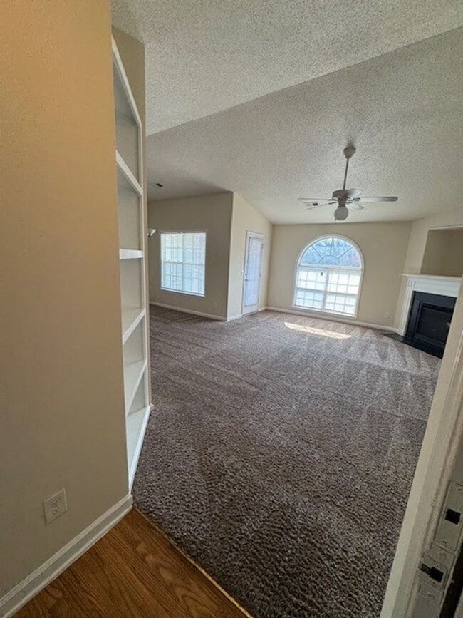 Building Photo - 1620 Cherry Blossom Ln
