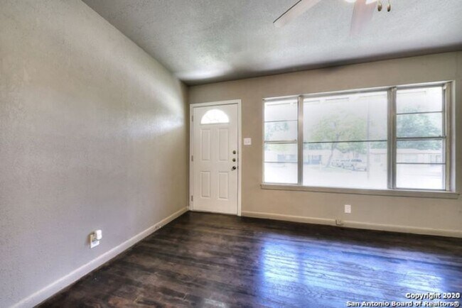 Foto del edificio - 3 Bedroom/1 Bath Sunset Hill Subdivision