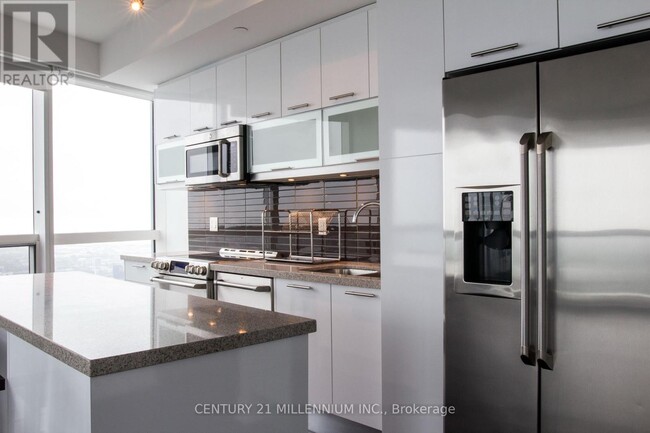 Photo du bâtiment - 388-7388 Yonge St