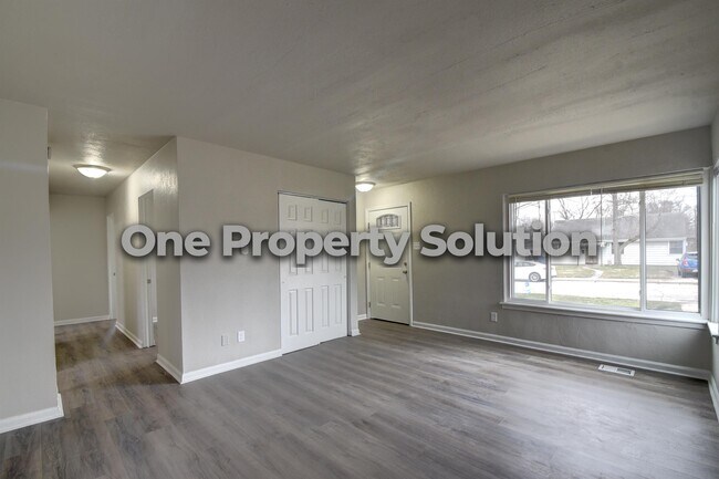 Building Photo - 1236 Cass St