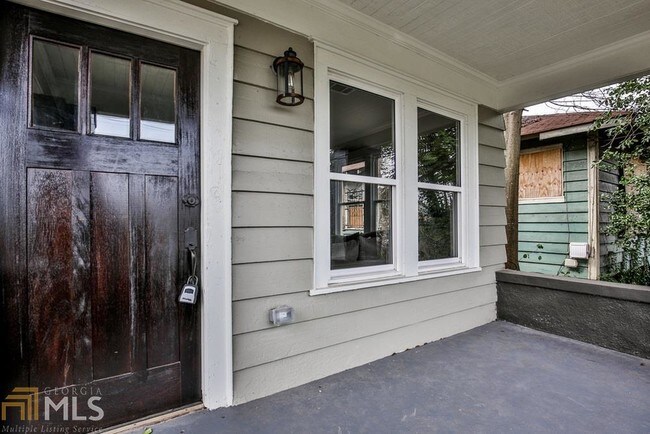 Building Photo - 1046 Dill Ave SW