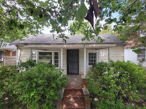 Building Photo - 1637 Hester St