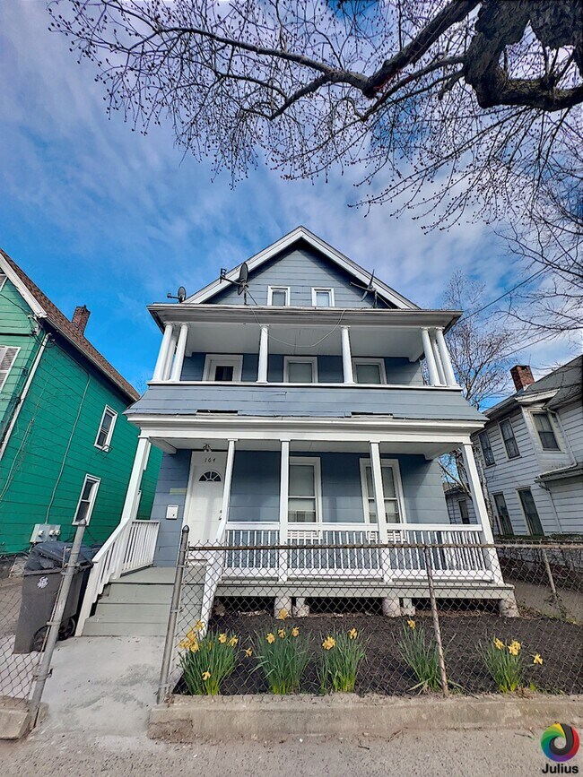 Foto del edificio - 164 Cedar Hill Ave