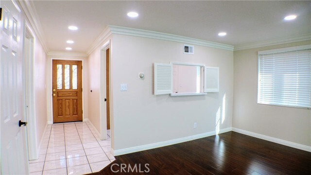 Foto del edificio - 19113 Radlett Ave