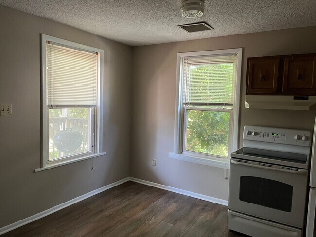 Foto del edificio - 836 - 838 Dewey Avenue