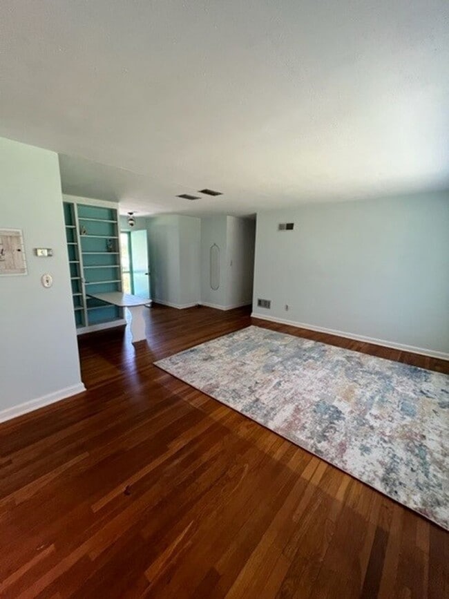 Building Photo - Nice 3 bedroom 2 bath in the heart of NW G...