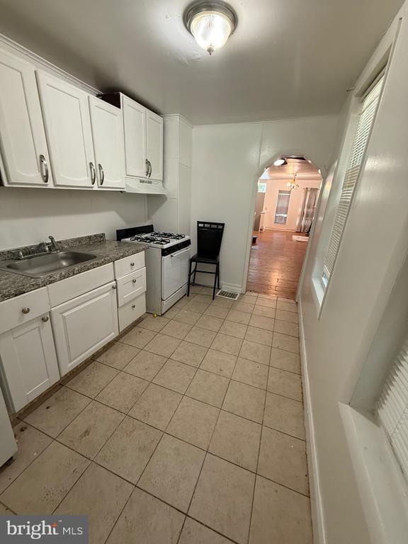 Foto del edificio - 1227 W Saratoga St