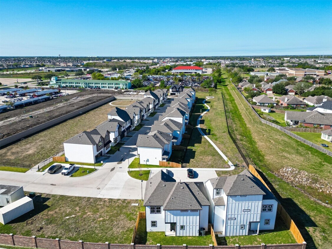 Foto del edificio - 6702 Metro Blvd