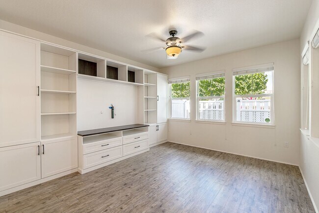 Foto del edificio - Stunning 3-bedroom and 2.5 Bath - Located ...