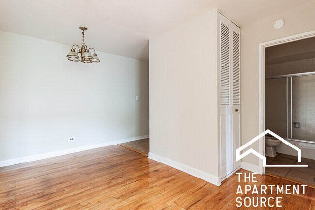 Foto del edificio - 5917 N Kenmore Ave