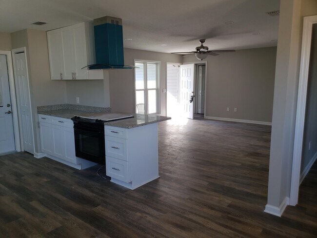 Building Photo - 7551 Kelsey Dr