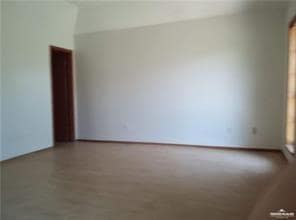 Foto del edificio - 5 Swallow Ave