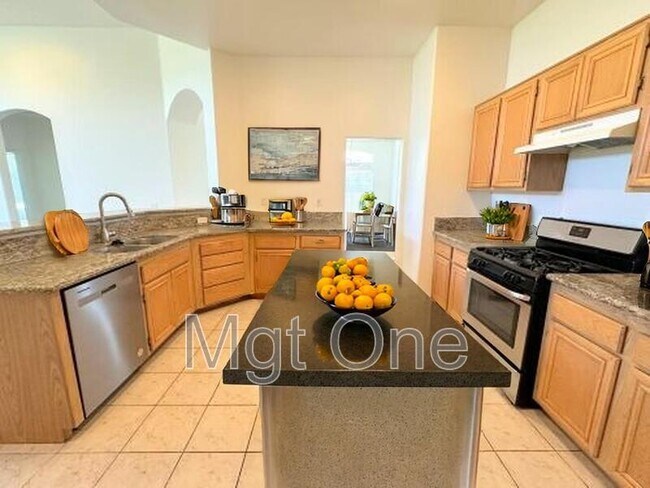 Foto del edificio - 737 Hearst Way