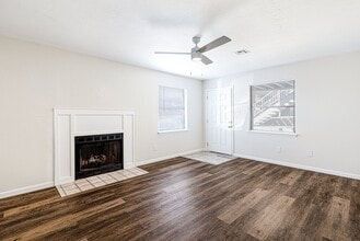 Building Photo - 4002 NW Ozmun Ave