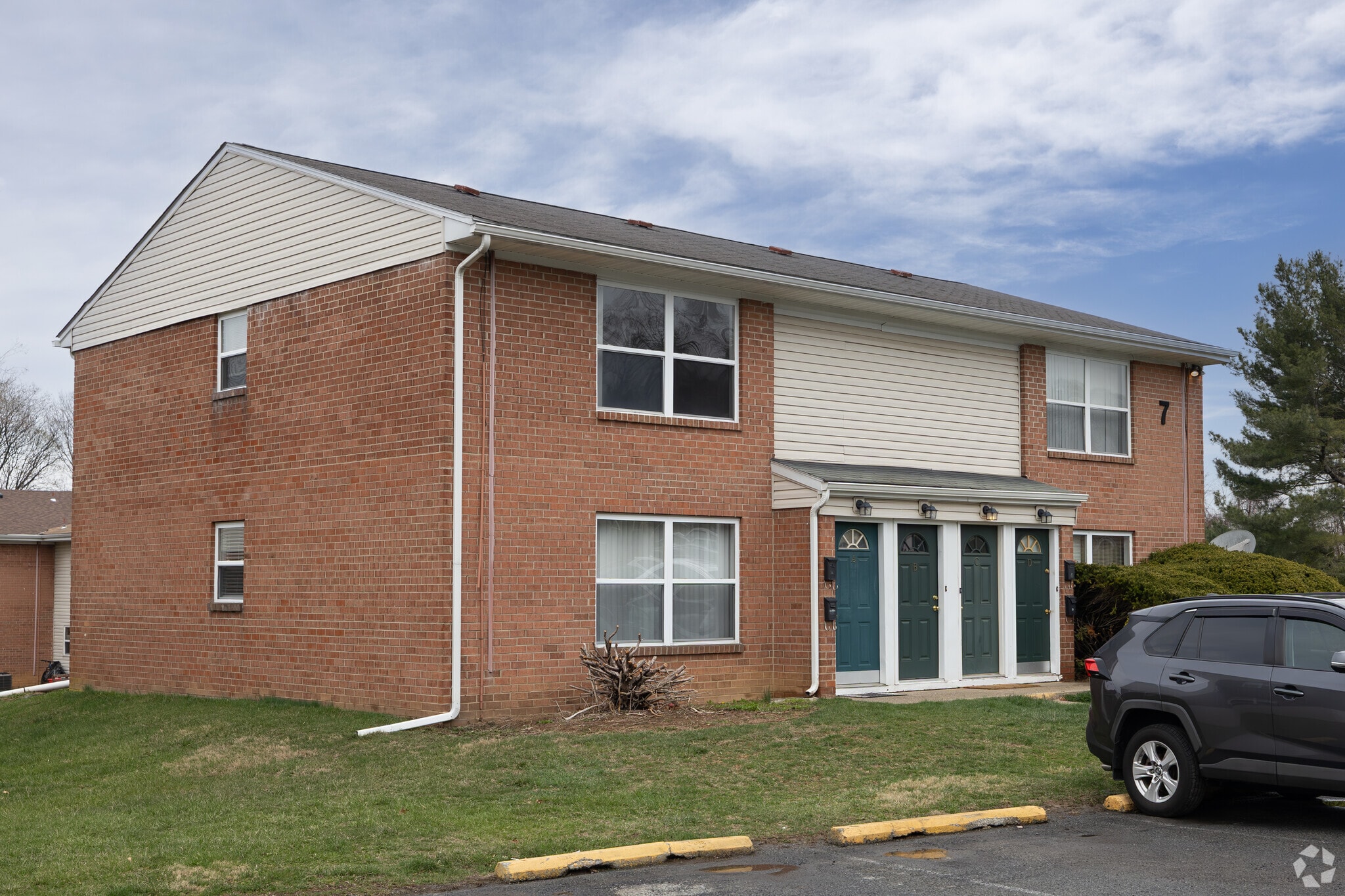 Lafayette Hills Apartments photo 5