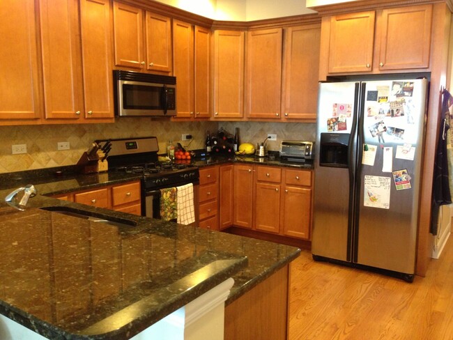 Foto del edificio - 2724 N Marshfield Ave