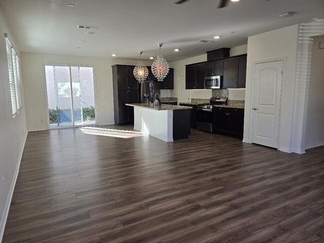Foto del edificio - 5985 Sendero Ave