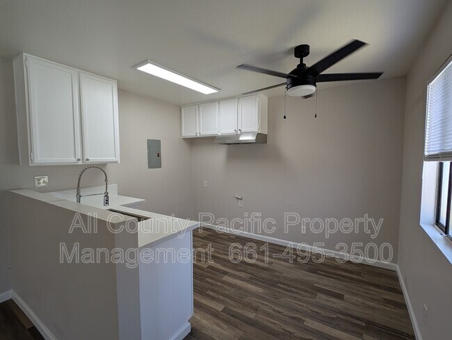 Foto del edificio - 8742 E Avenue U