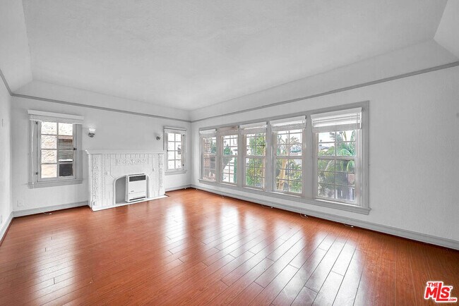 Building Photo - 154 N Edgemont St