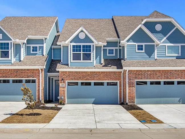 Photo - 729 Tower Rd Townhome