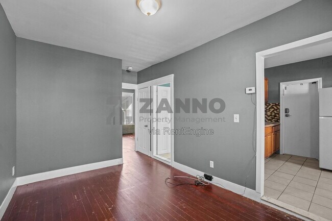 Foto del edificio - 72 Mowry St