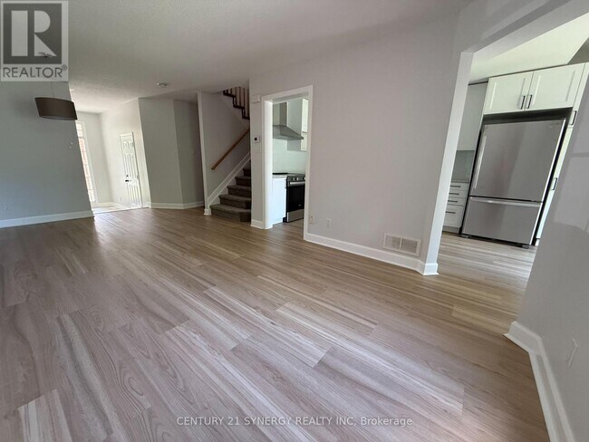 Building Photo - 551 Wild Shore Cres
