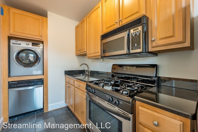Building Photo - 1 br, 1 bath House - 3024 Wisconsin Avenue...